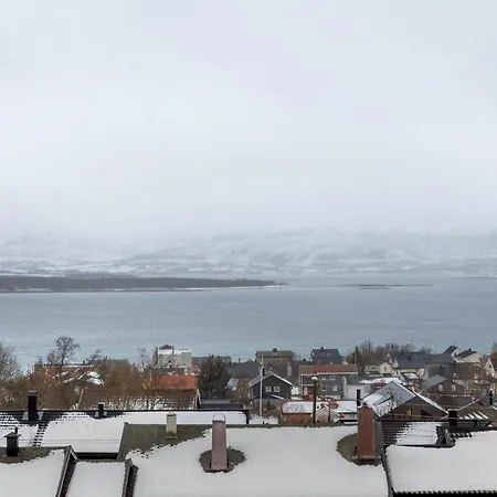 Sentral Med Fantastisk Utsikt! Тромсё