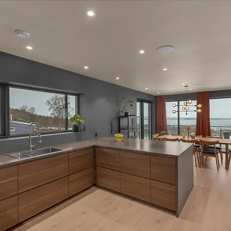 Sentral Med Fantastisk Utsikt! Villa