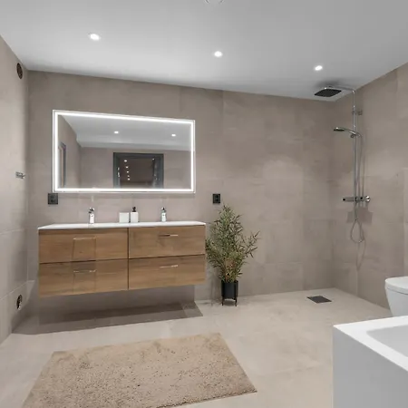 Sentral Med Fantastisk Utsikt! * Tromsø