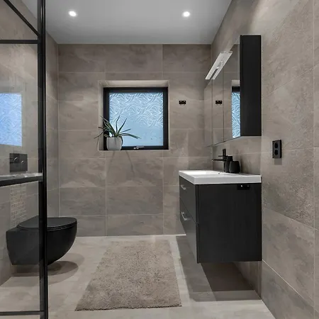 Sentral Med Fantastisk Utsikt!