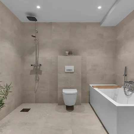 Sentral Med Fantastisk Utsikt! Villa *